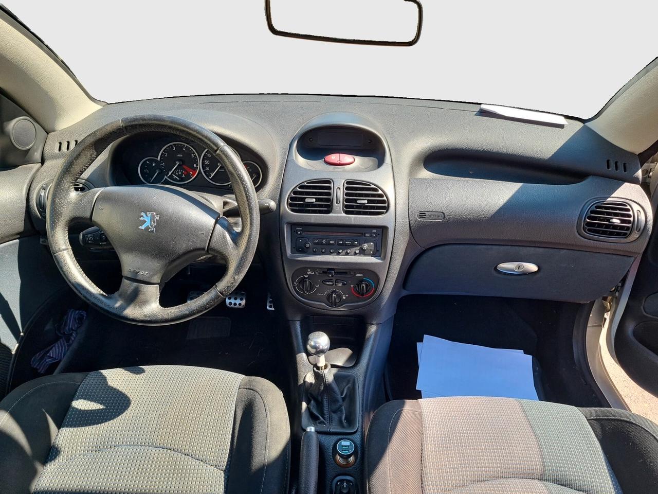 Peugeot 206 1.6 16V CC Enfant Terrible