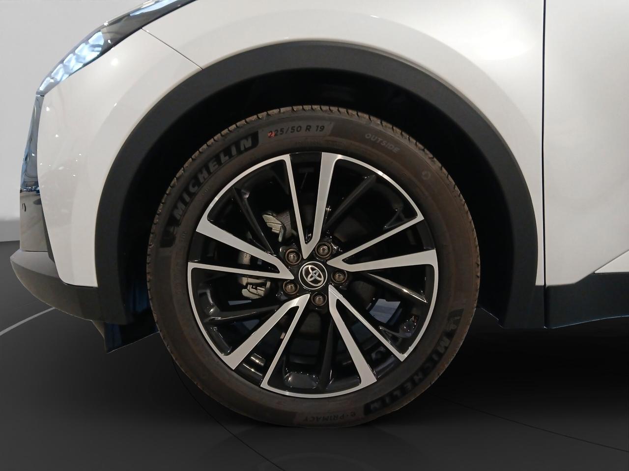 Toyota C-HR 2.0 HV Lounge Premiere