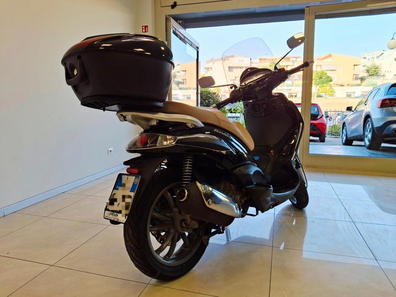 Piaggio Beverly 300 i.e. Tourer