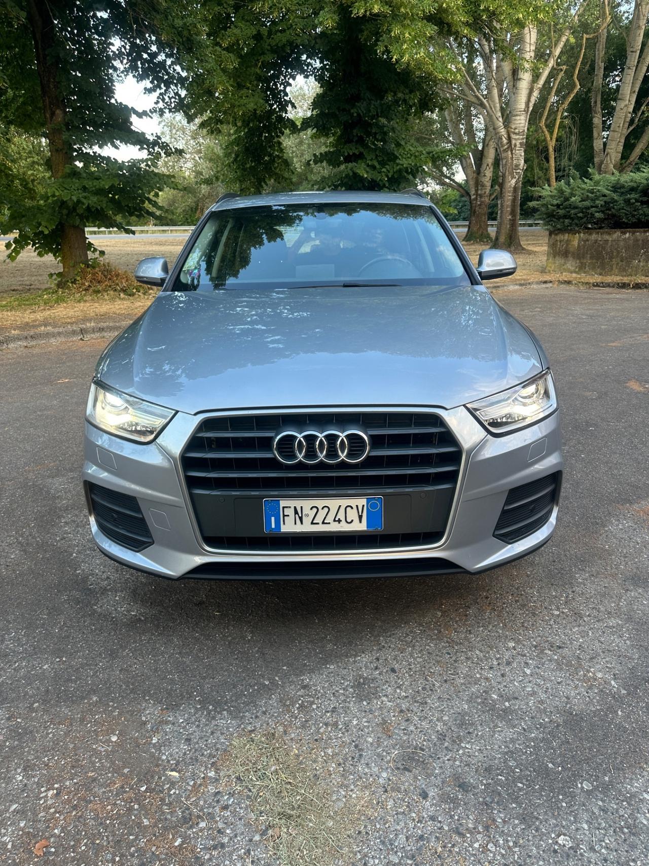 Audi Q3 2.0 TDI 120 CV S line Edition