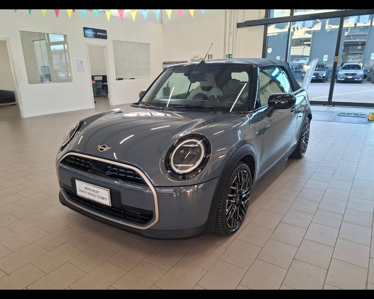 MINI Mini CooperCbr(F67) - Mini Cooper C Favoured Cabrio