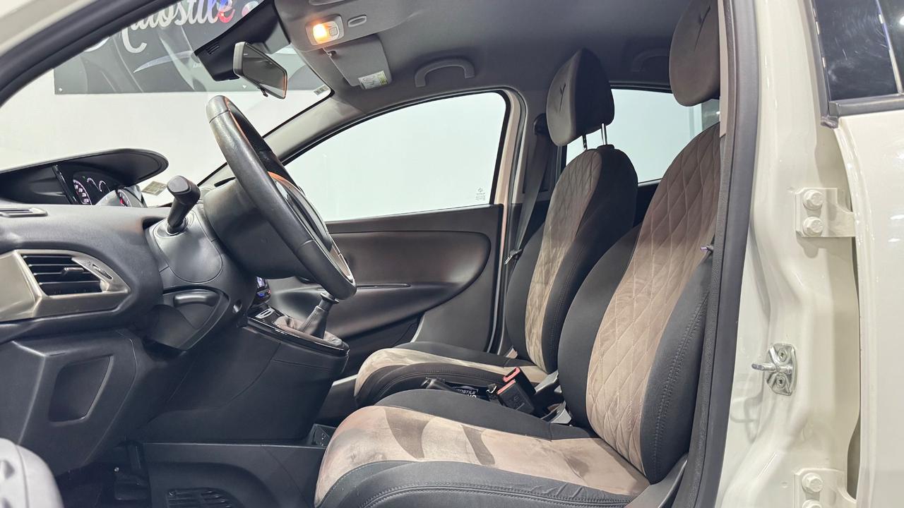 Lancia Ypsilon 1.2 69 CV 5 porte S&S Platinum-43.000 km