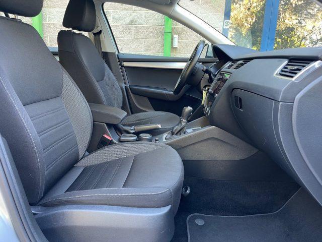 SKODA Octavia SW 1.6 TDI 115CV DSG NAVIGATORE SENSORI PARCHEGGIO