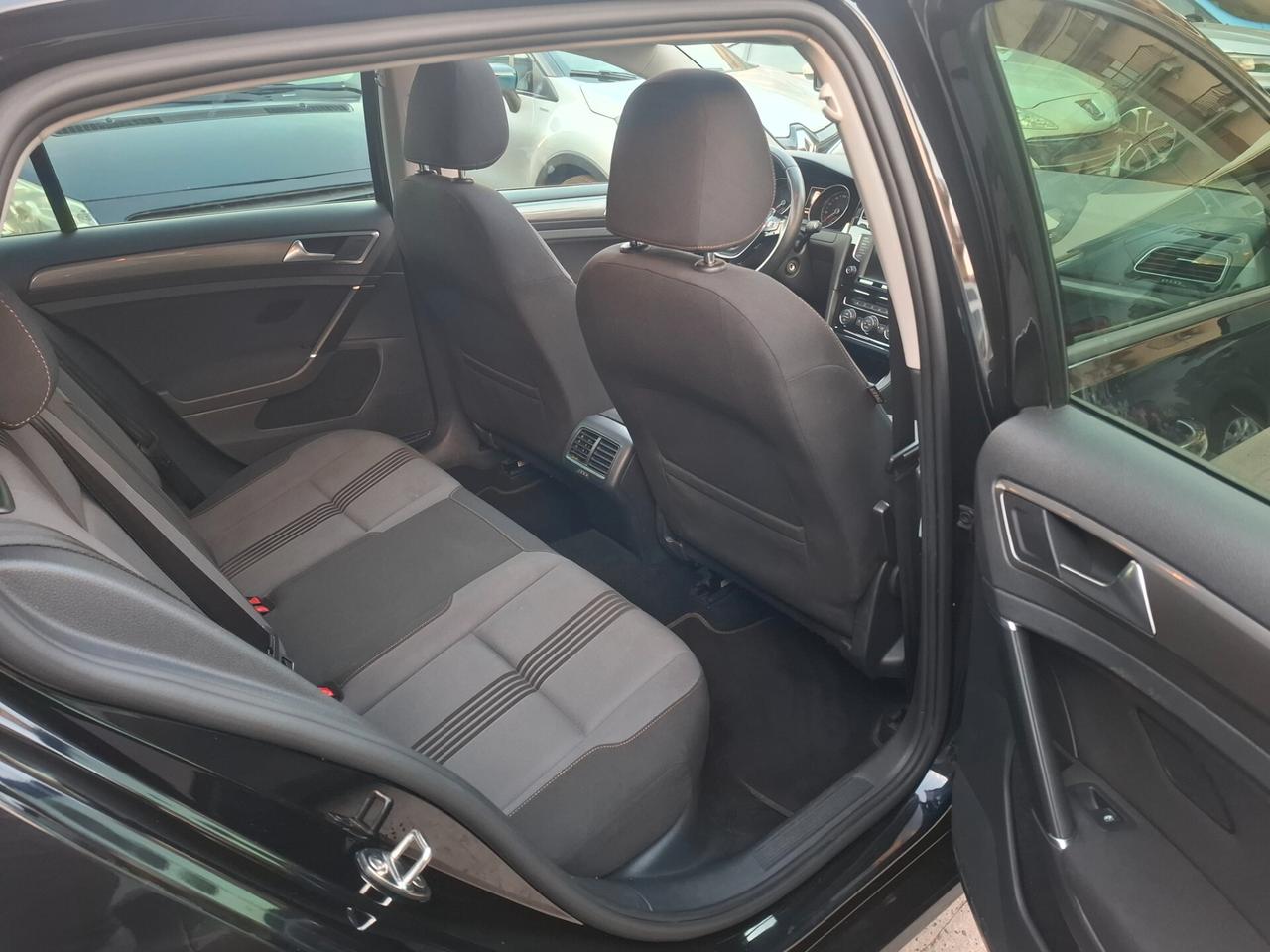 Volkswagen Golf - 1.6 TDI Tetto panoramico / Navigatore / Cruise control