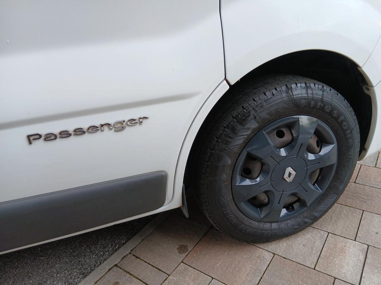 Renault Trafic 2.0 Cdi 115 cv 9 posti Passenger Black Edition +gancio traino