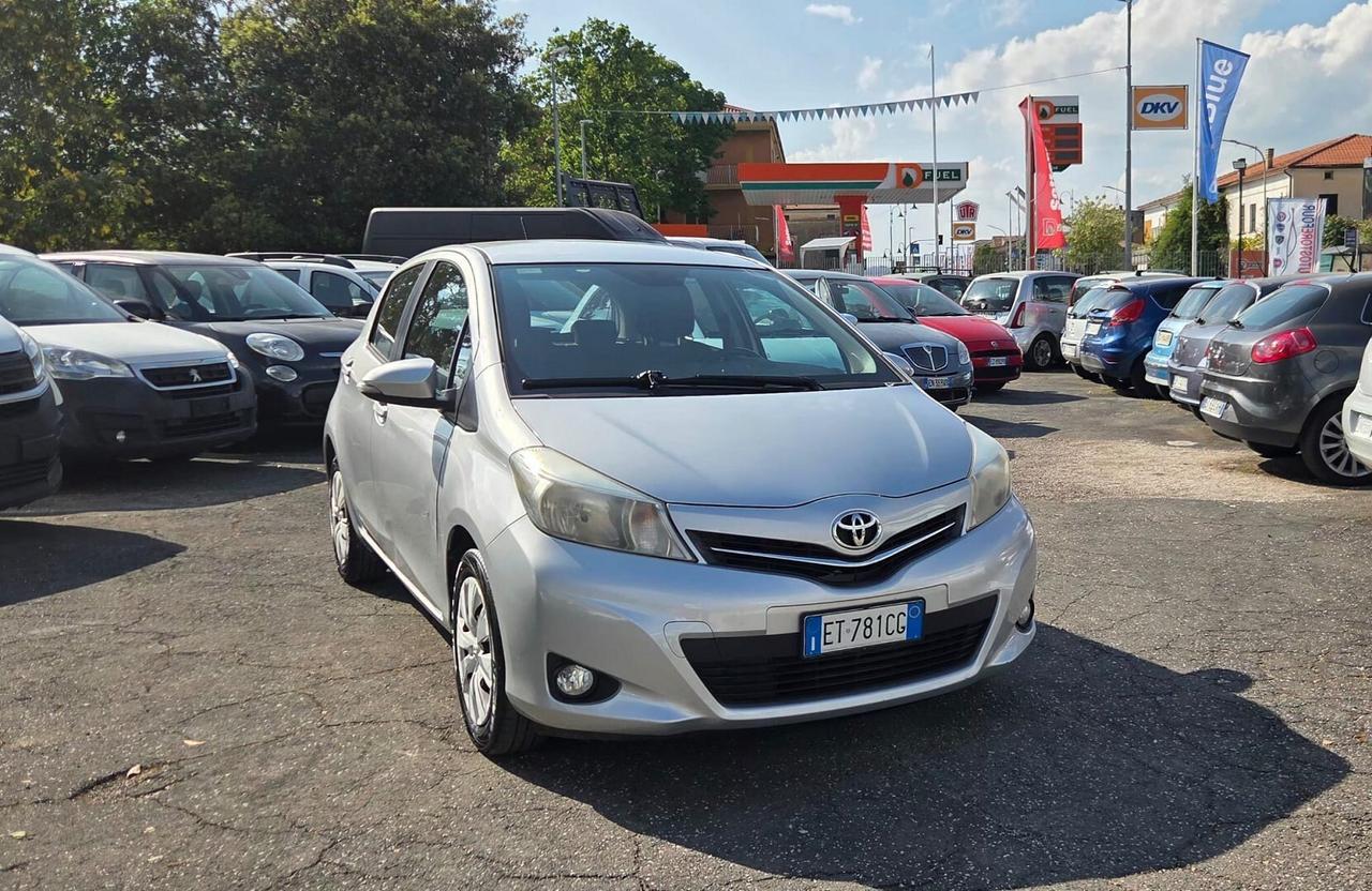 TOYOTA YARIS 1.0 5P LOUNGE