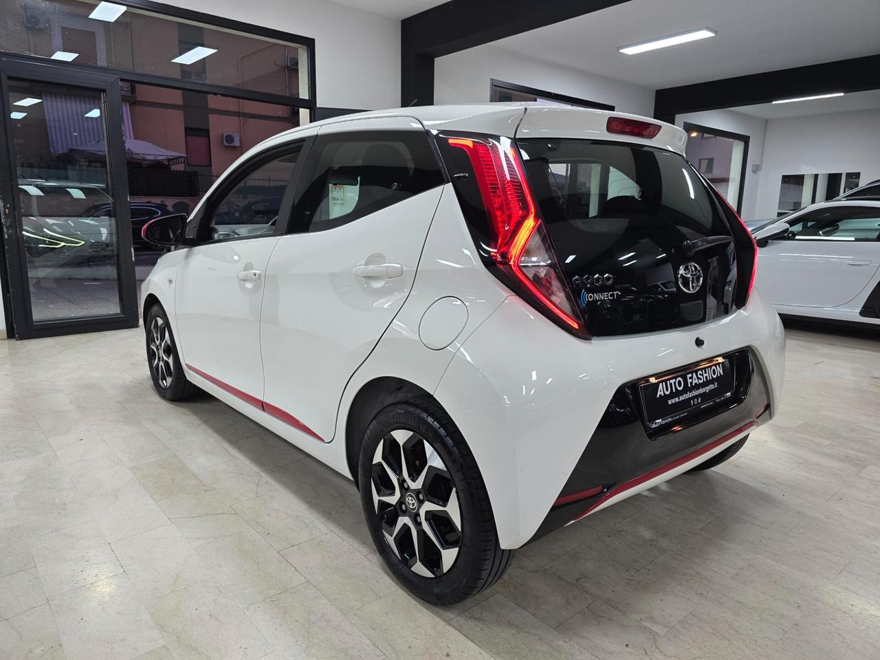 Toyota Aygo 1.0 VVT-i 72 CV 5 porte x-clusiv