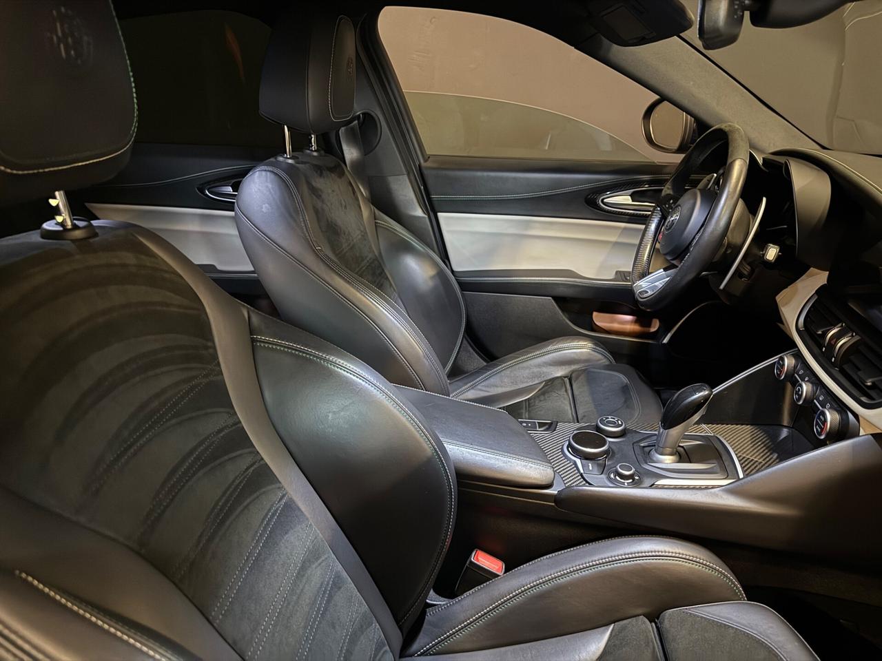 Alfa Romeo Giulia 2.9 V6 Bi-Turbo AT8 Quadrifoglio