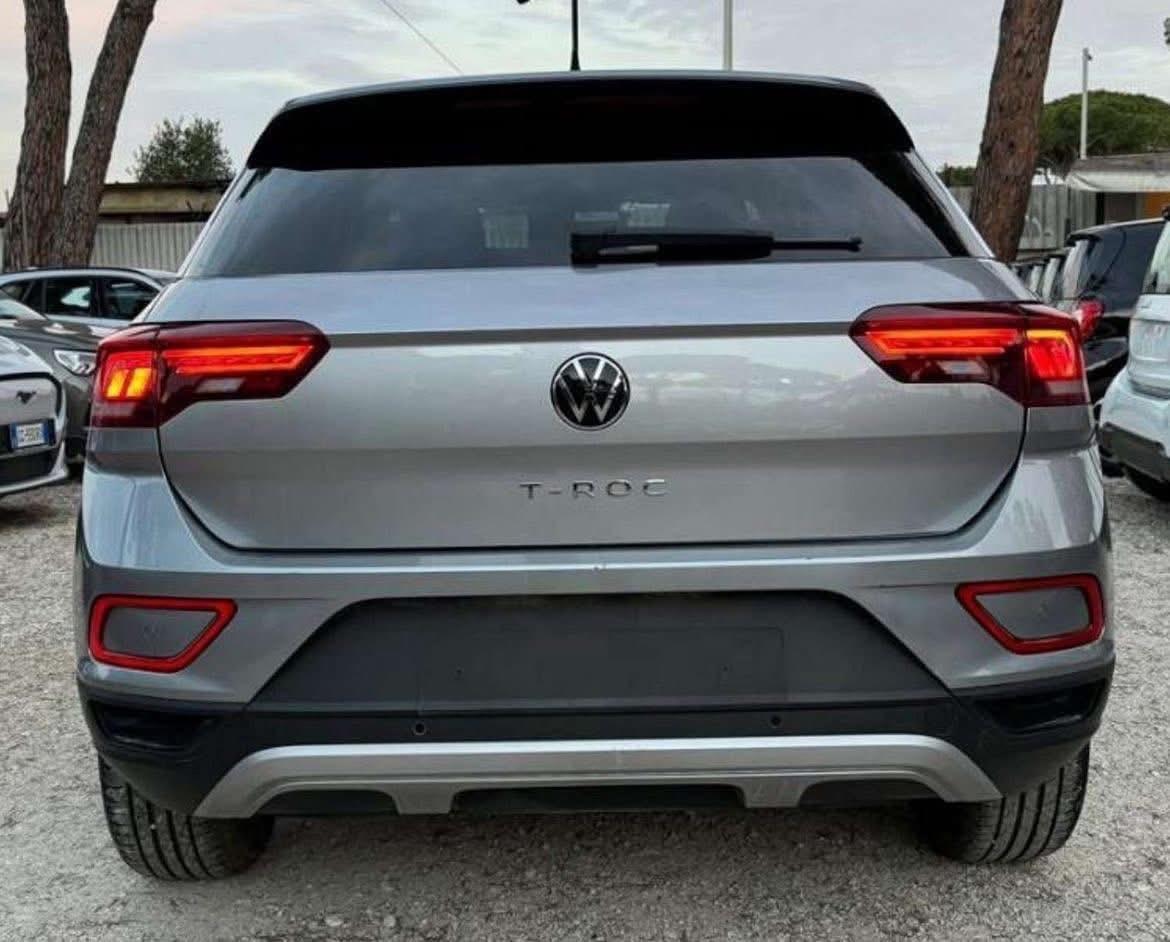 VOLKSWAGEN T ROC BENZINA AUTO A NOLEGGIO