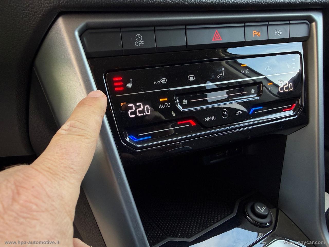 VOLKSWAGEN T-Roc 2.0TDI LED CARPLAY PARK ASSIST ACC