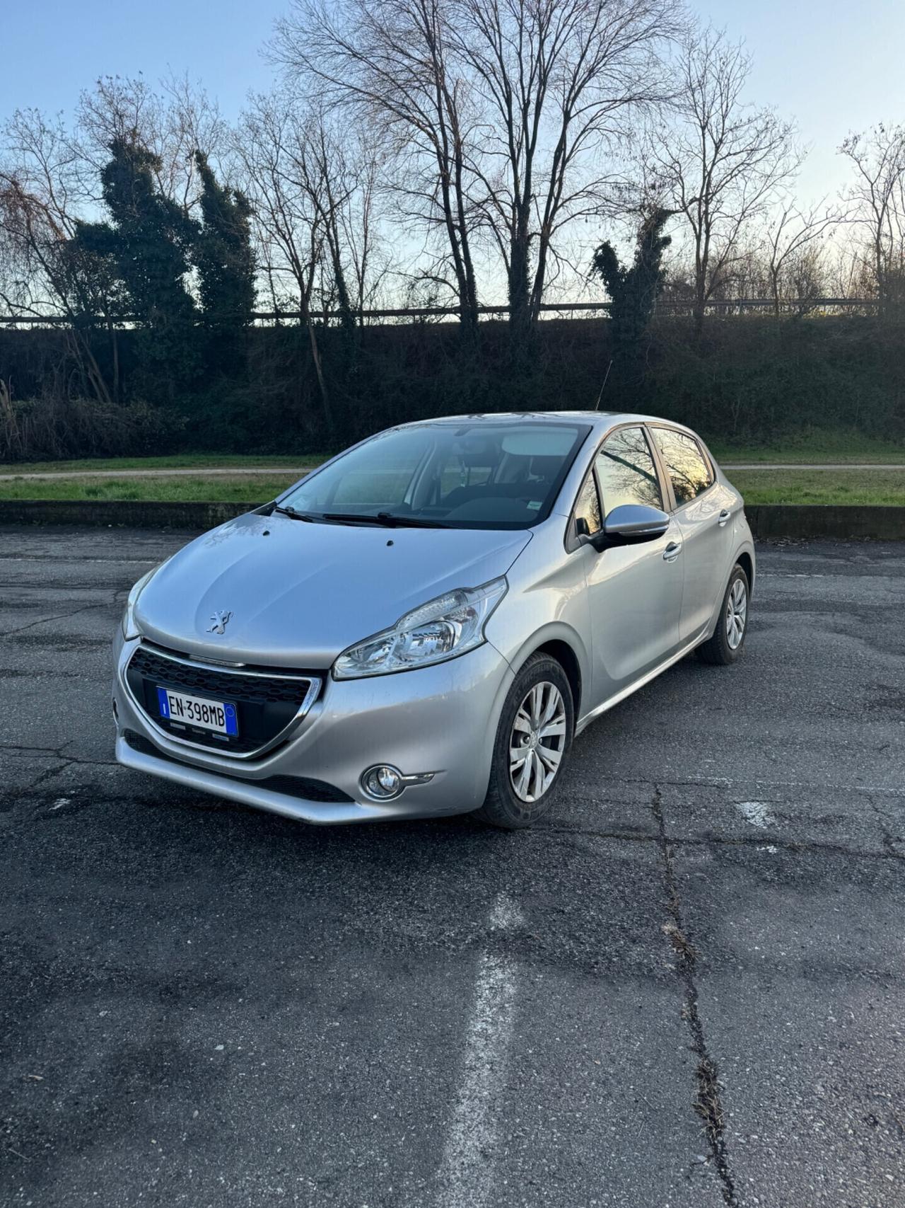 Peugeot 208 1.2 Neopatentati