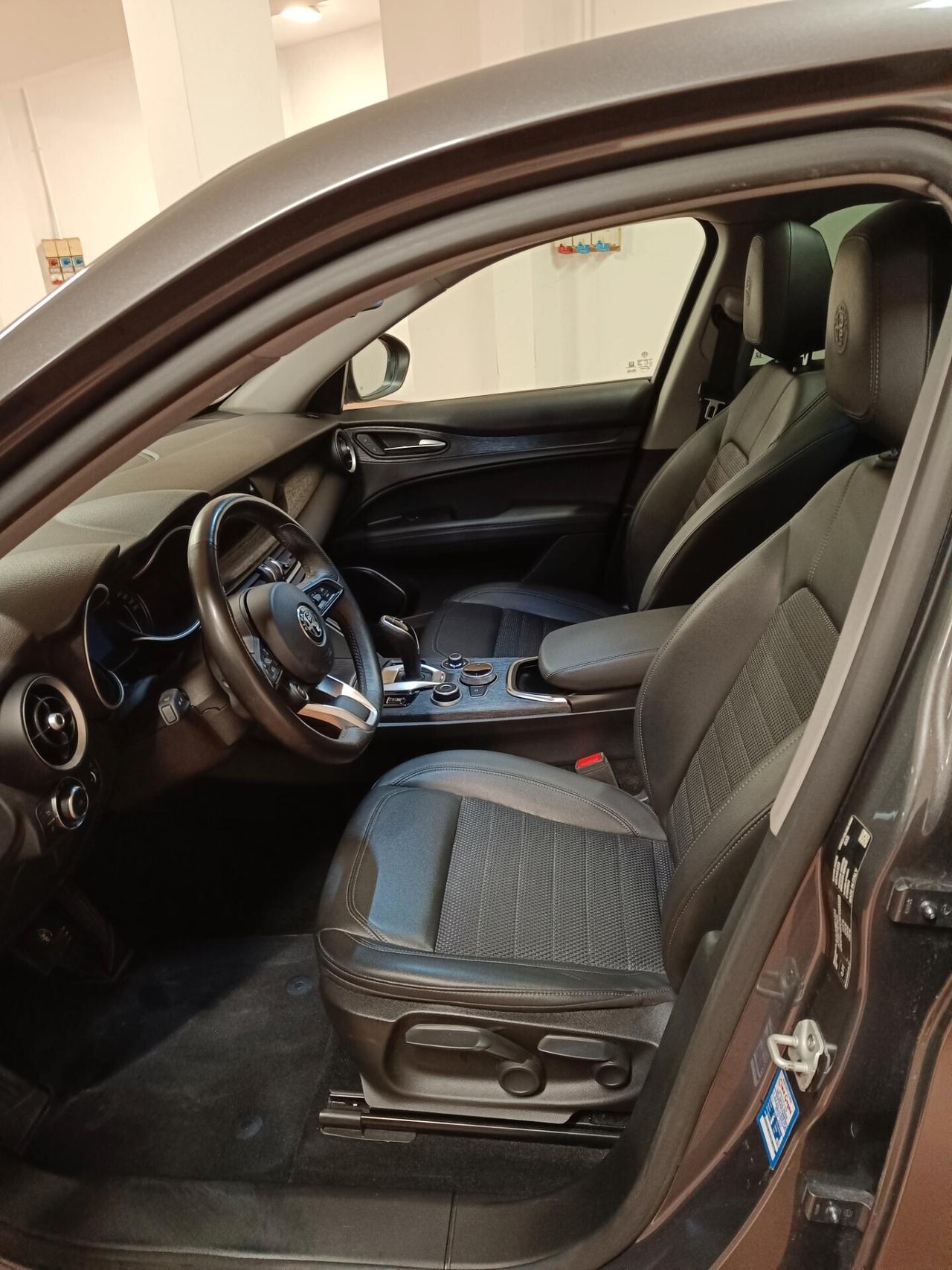 Alfa Romeo Stelvio 2.2 Turbodiesel 190 CV AT8 Q4 Super. TETTO PANORAMICO