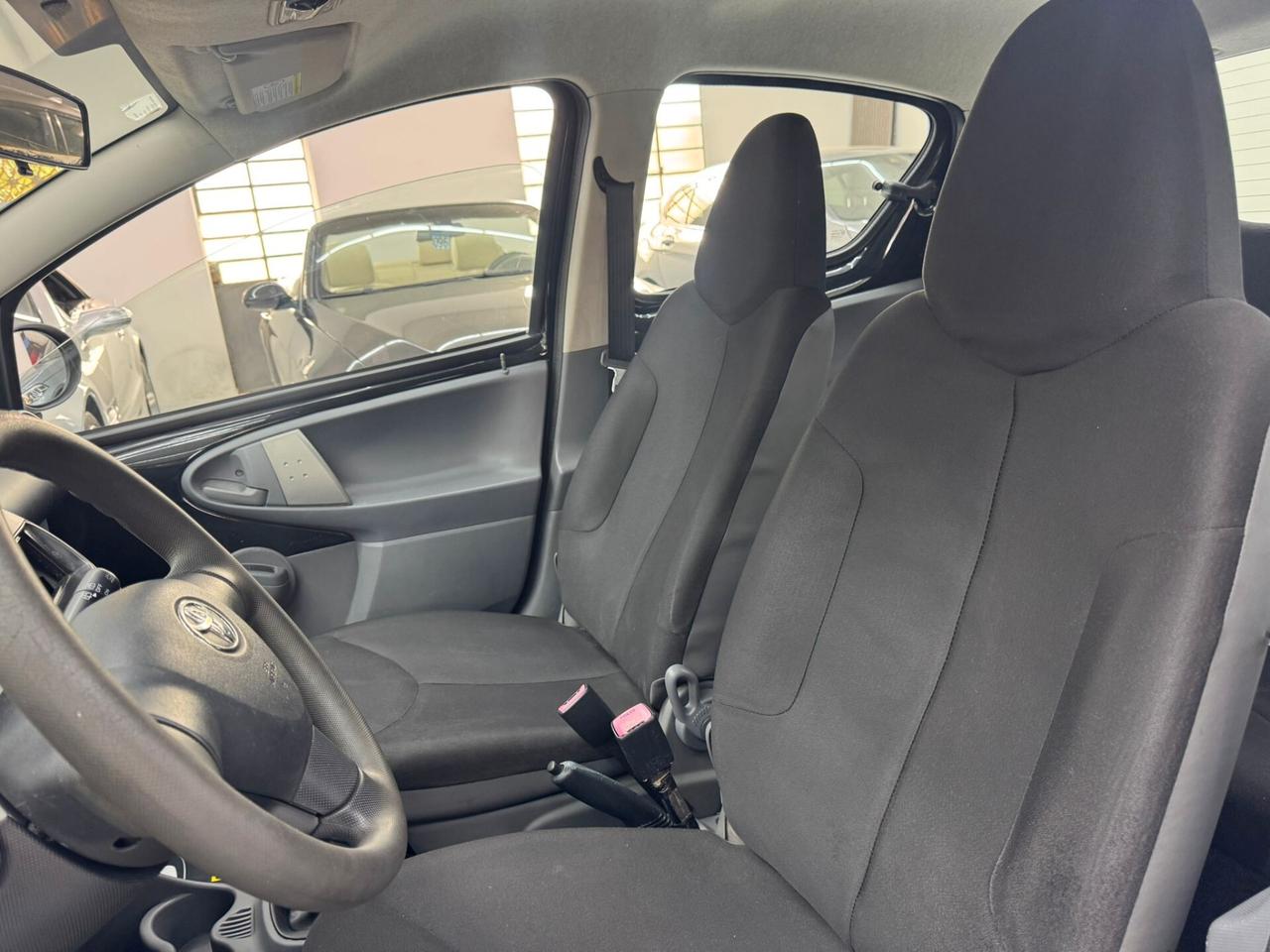 Toyota Aygo 1.0 12V VVT-i 5 porte -OK Neopatentati