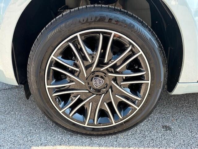 Lancia Ypsilon Hybrid Gold 1.0 FireFly