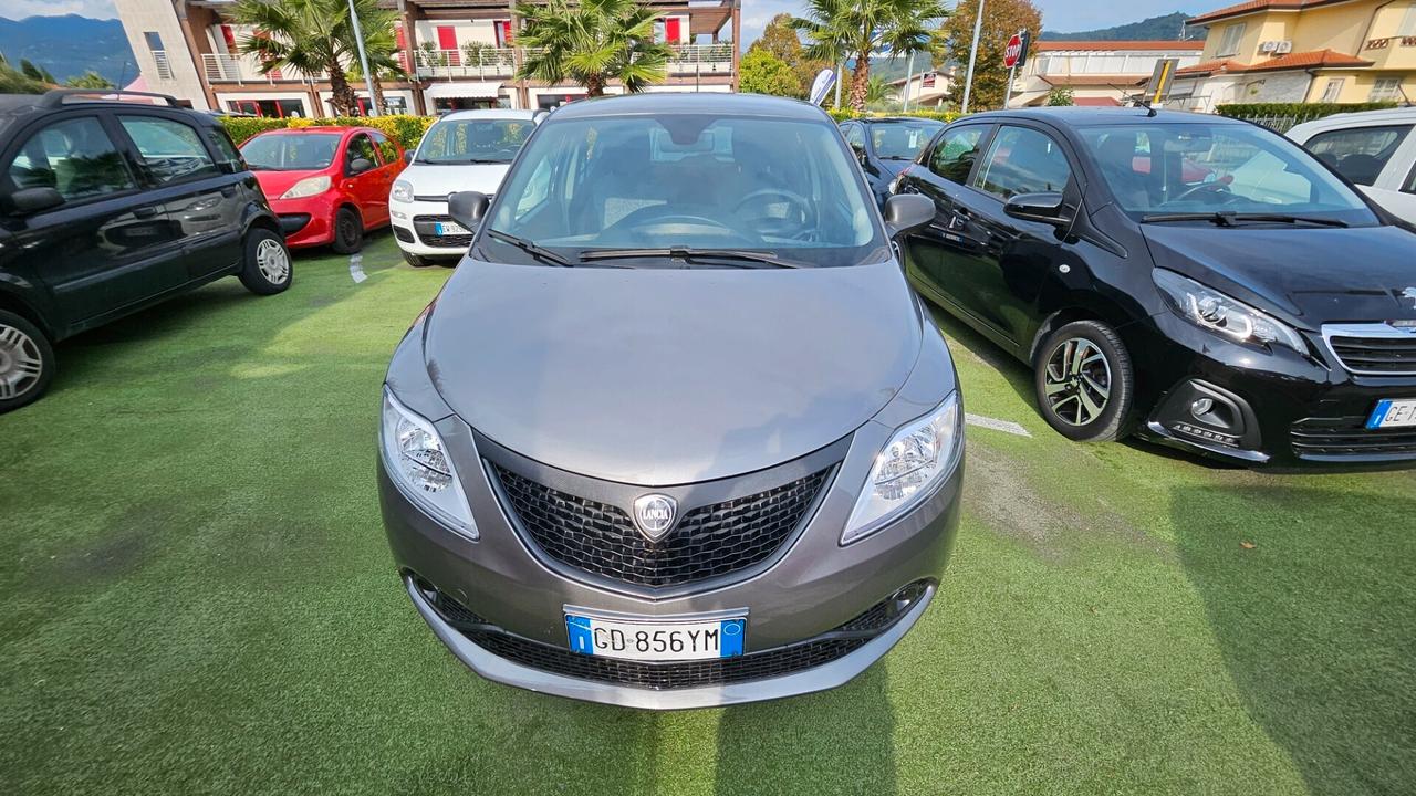 Lancia Ypsilon 1.0 FireFly 5 porte S&S Hybrid Ecochic Gold