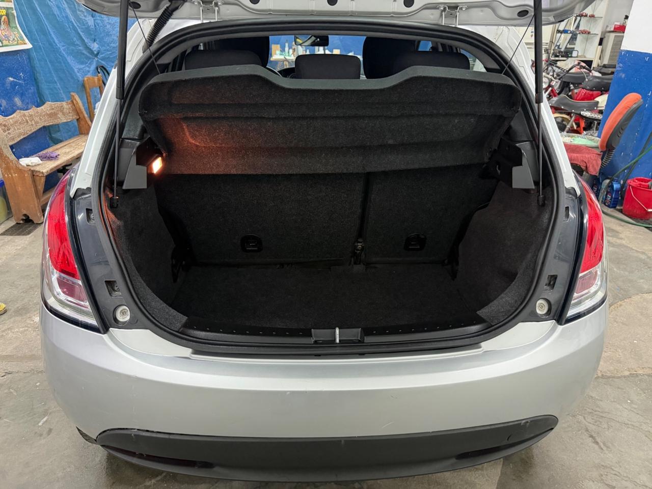 Lancia Ypsilon 1.2 69 CV 5 porte S&S Silver