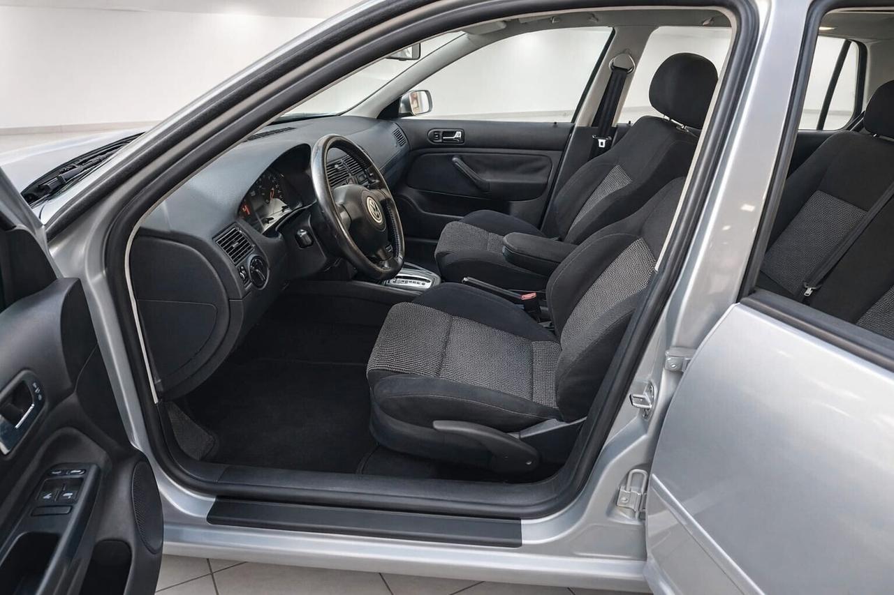 Volkswagen Golf 2002- 1.6B/102 CV AUTOMATICA HIGHLINE 150.000 NEOPATENTATI