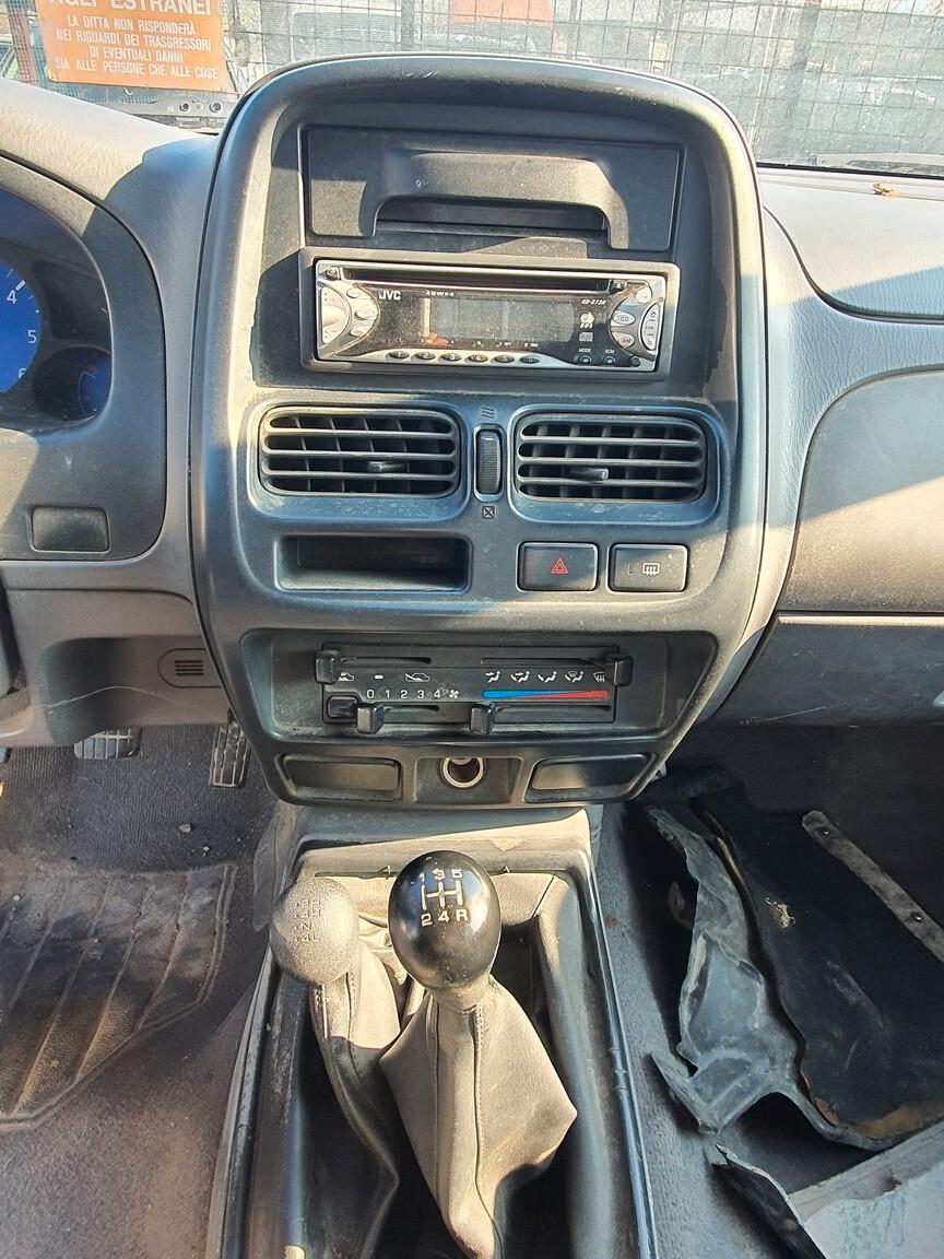 Nissan Navara (D22) 2.5 TD 103CV 4WD Cab. Singola