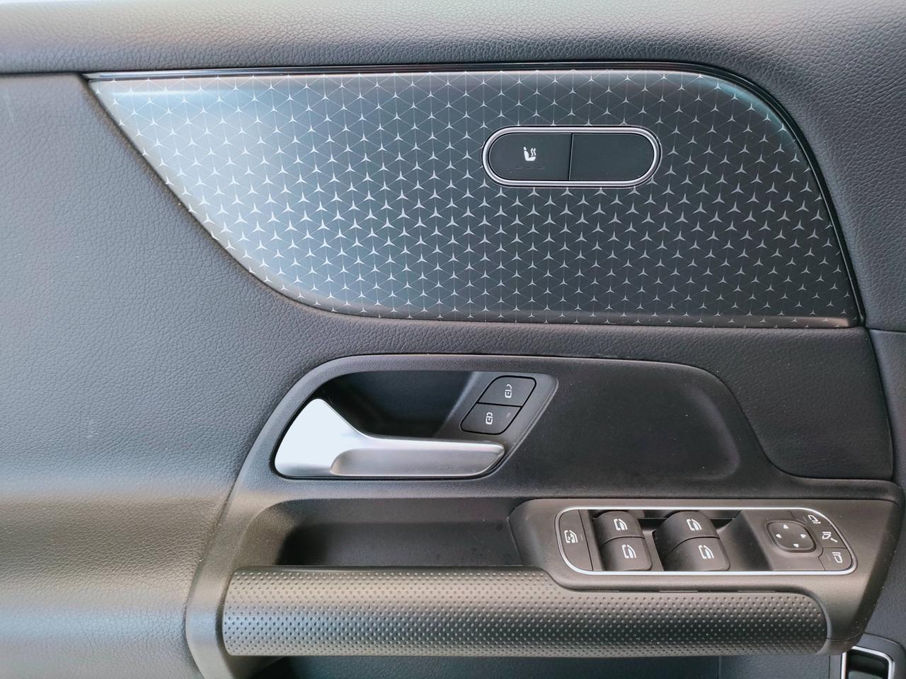 Mercedes-Benz GLB - X247 2023 - GLB 180 d Advanced auto