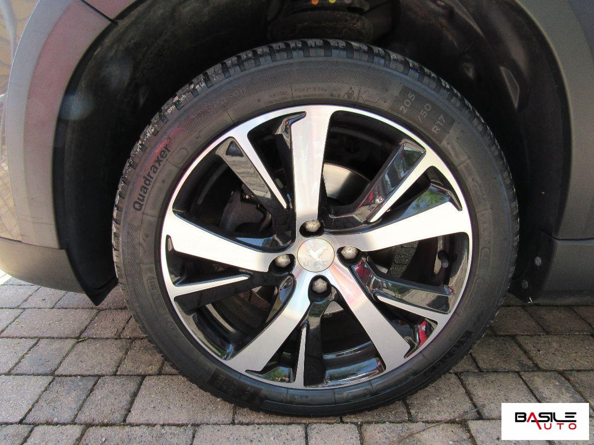 PEUGEOT - 2008 - BlueHDi 100 Black Matt