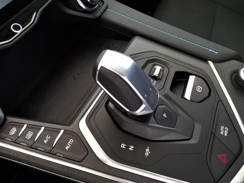 Lynk & Co 01 MY23 1.5 Plug-In Hybrid 261 CV Automatica NAVI TETTO LED