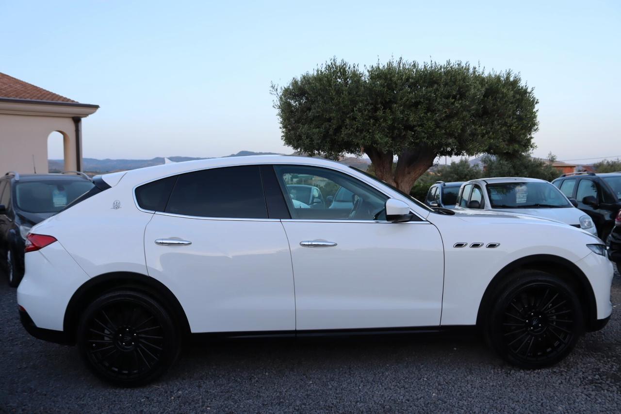 Maserati Levante V6 Diesel 275 CV AWD TETTUCCIO APRIBILE