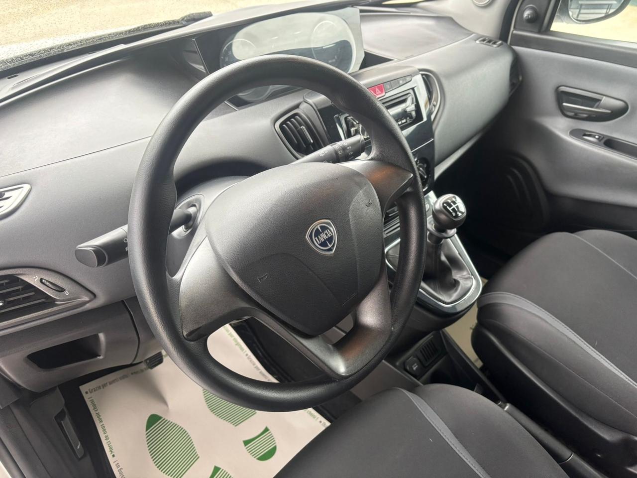 Lancia Ypsilon 1.2 69 CV 5 porte Silver