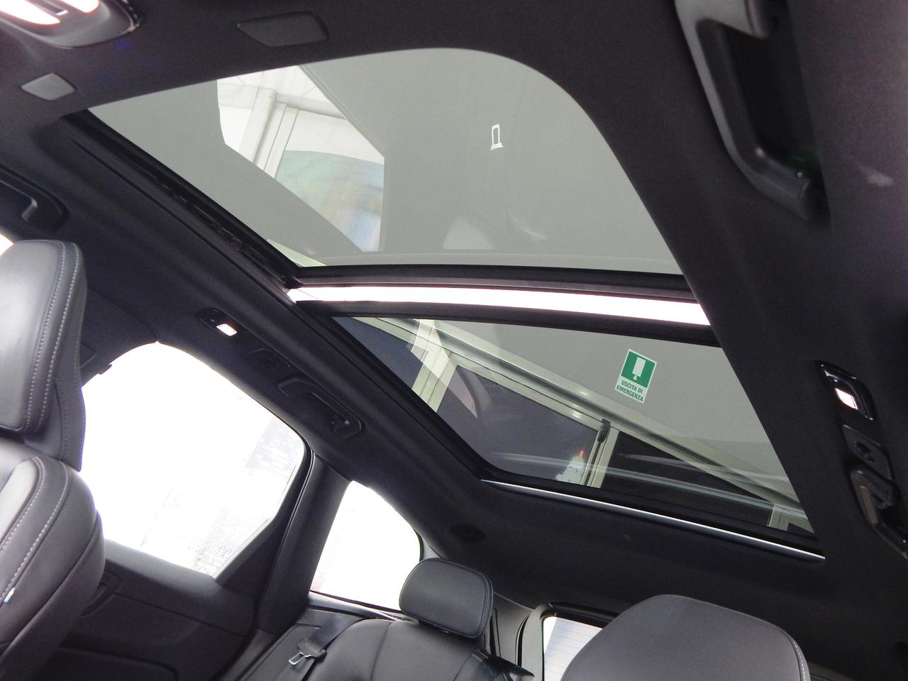 Volvo XC60 2.0 b4 R-Design AWD Aut. TETTO-NAVI-PELLE-PARK-LED