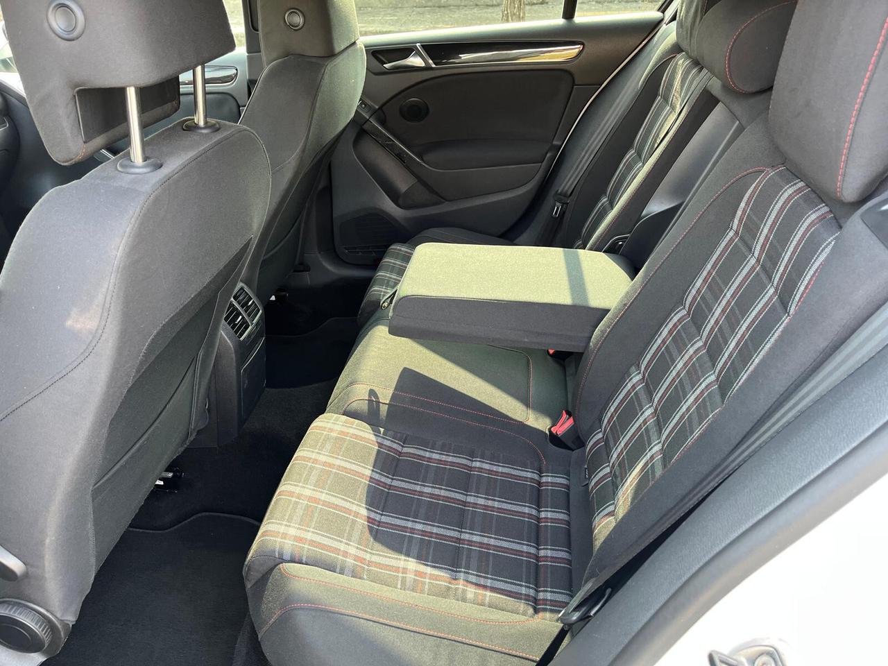 Volkswagen Golf GTI 2.0 TSI 5p.