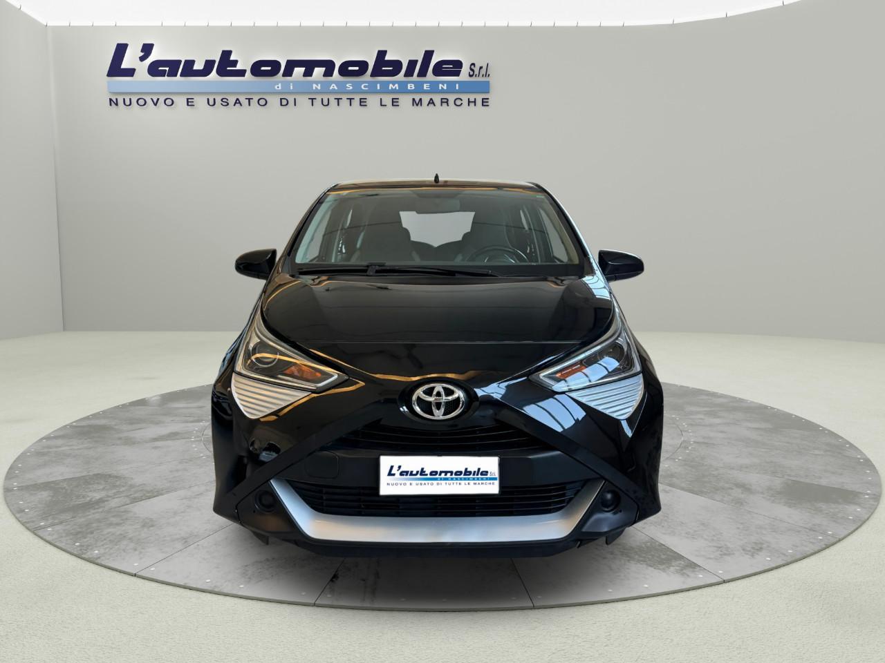 Toyota Aygo 5 Porte 1.0 x-business m-mt 72cv AUTOMATICA