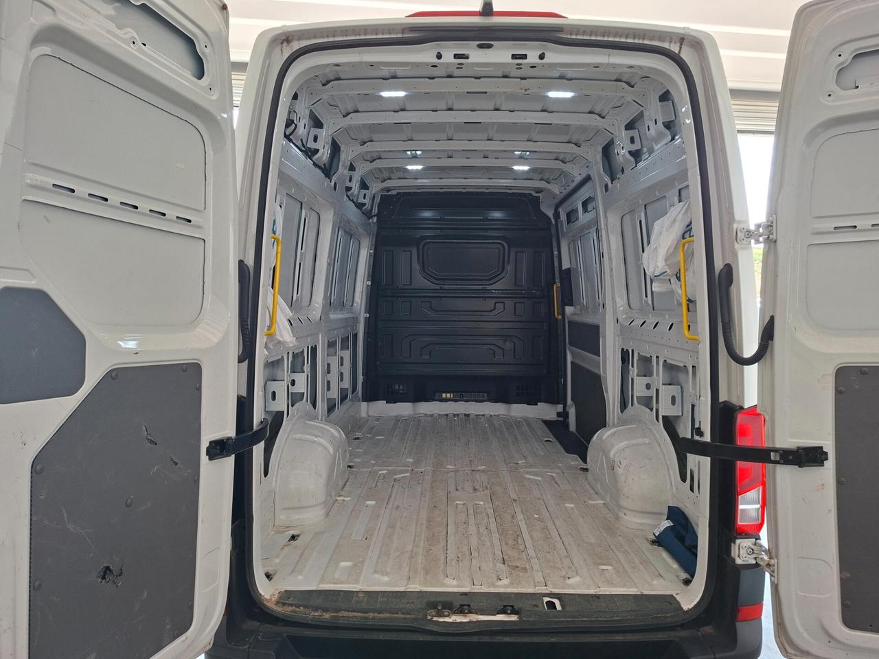 Volkswagen Crafter 2.0 TDI / EURO 6D-ISC / 15000KM