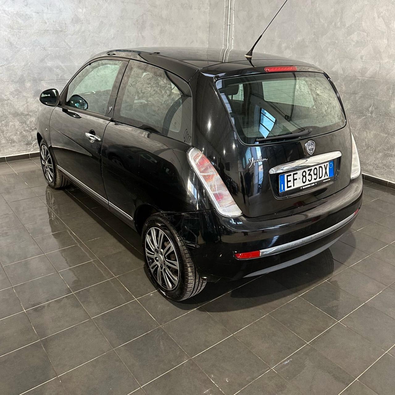 Lancia Ypsilon 1.2 69 CV New Oro