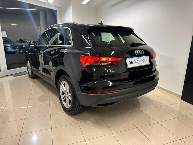 Audi Q3 35 TDI S tronic Business