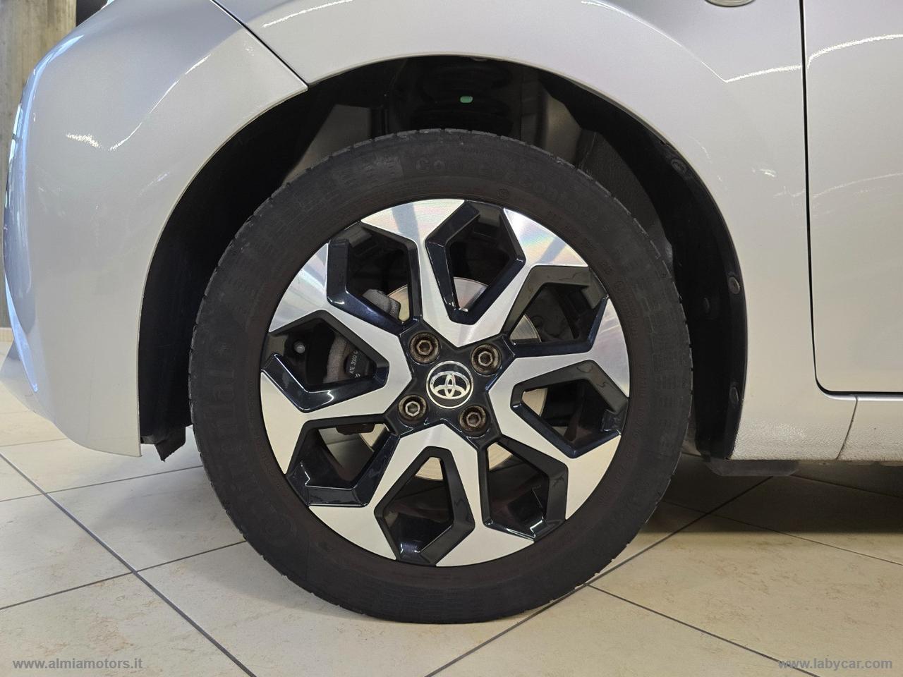 TOYOTA Aygo 1.0 VVT-i 69 CV 5p. x-play TSS