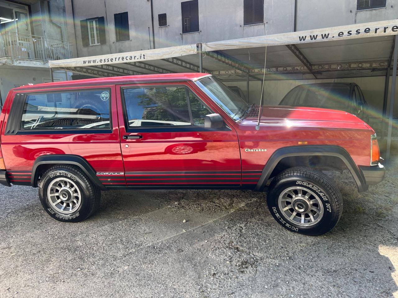 Jeep Cherokee 2.1 turbodiesel 3 porte posti2