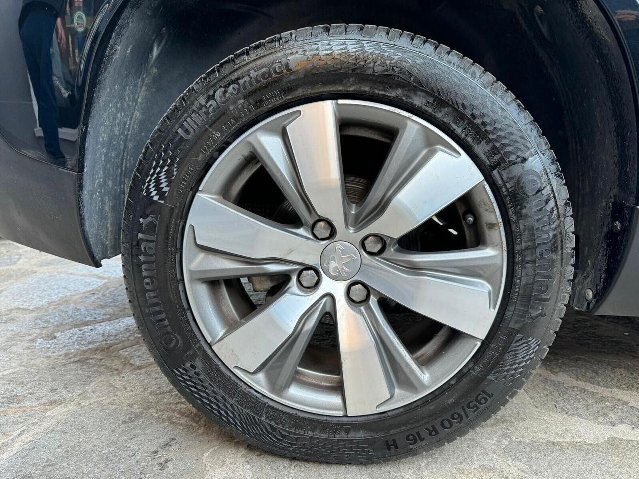 PEUGEOT 2008 PureTech 82cv ALLURE NEOPAT.