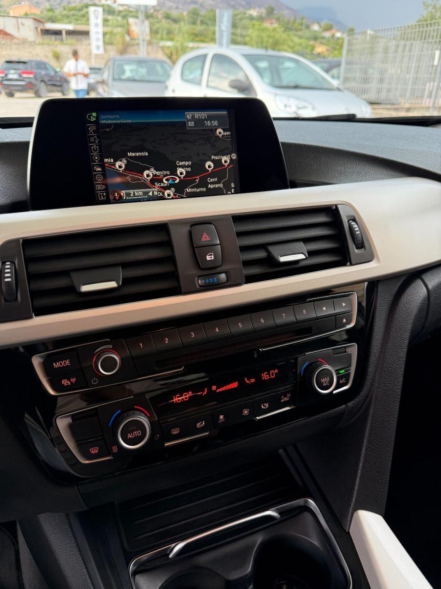 BMW - Serie 3 Touring 318d Touring Business Advantage auto