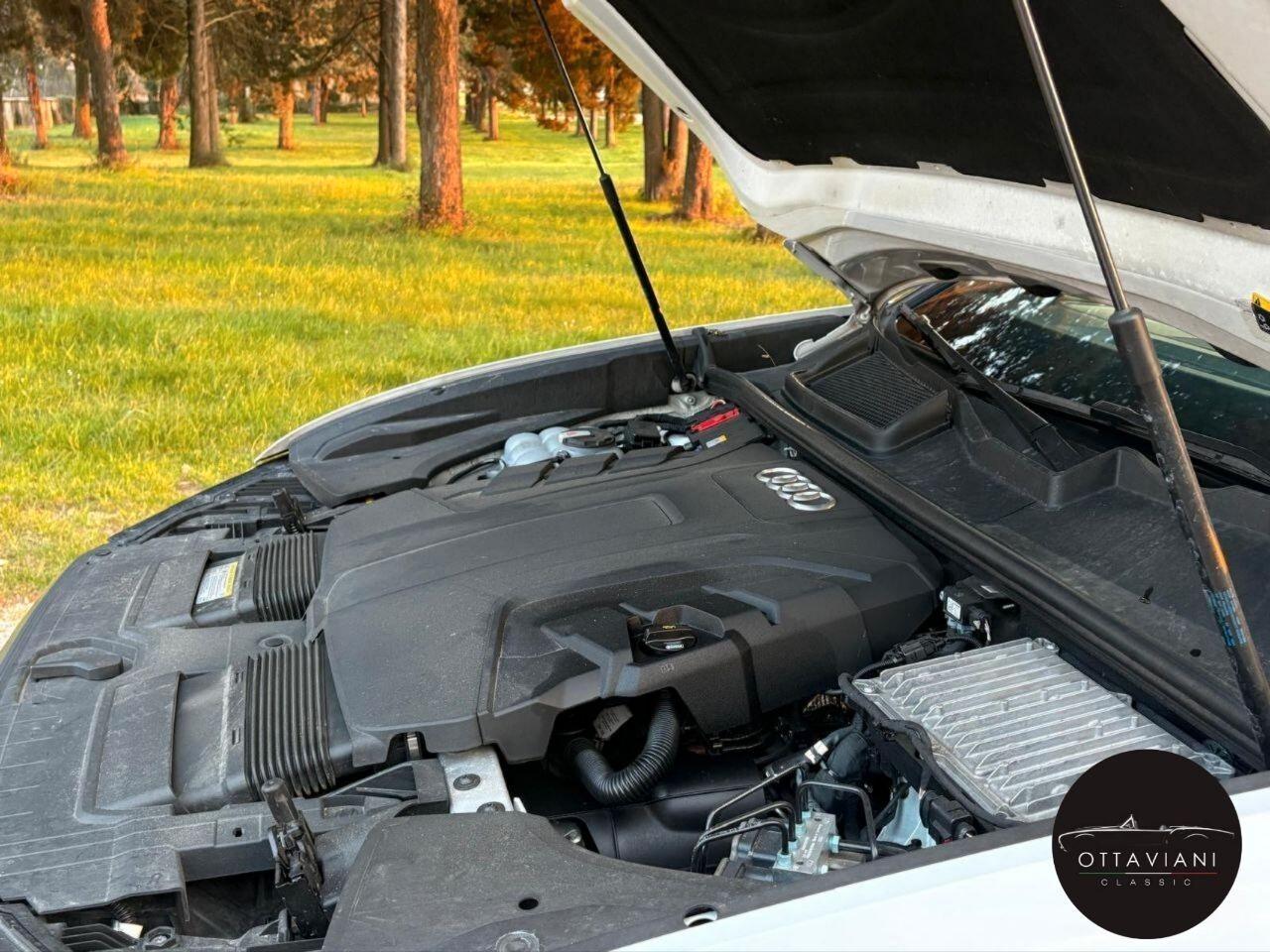 Audi Q8 S-line unipro full book service Audi