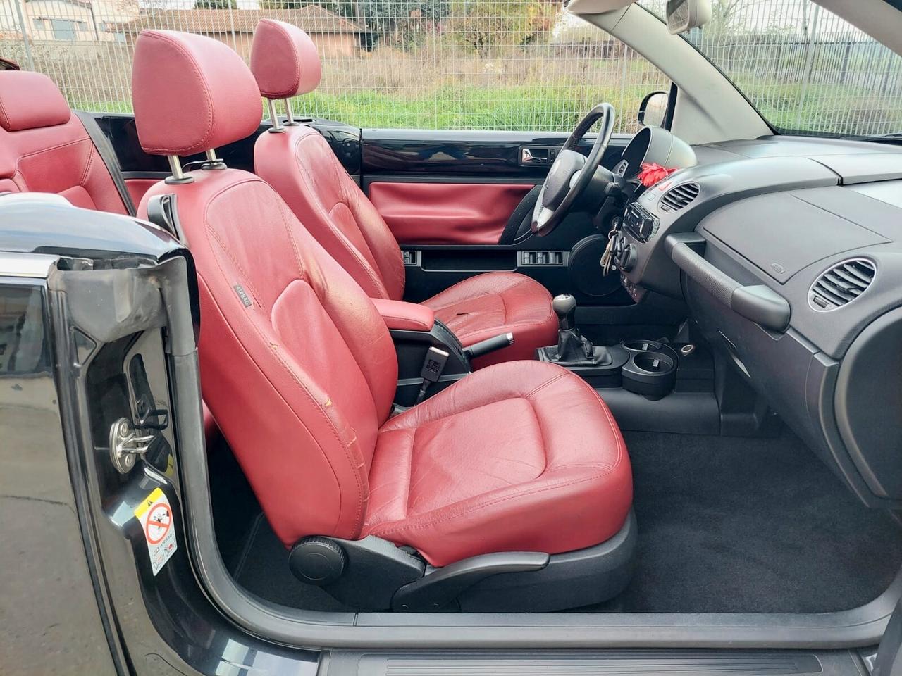 VW New Beetle 1.6 Cabrio Red Lim. Edt. GPL - 2010