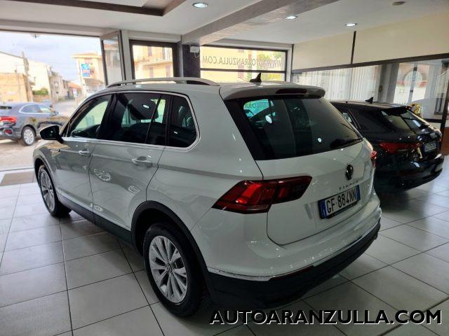 VOLKSWAGEN Tiguan NEW 2.0 TDI 150CV SCR DSG Life - Fari a Led