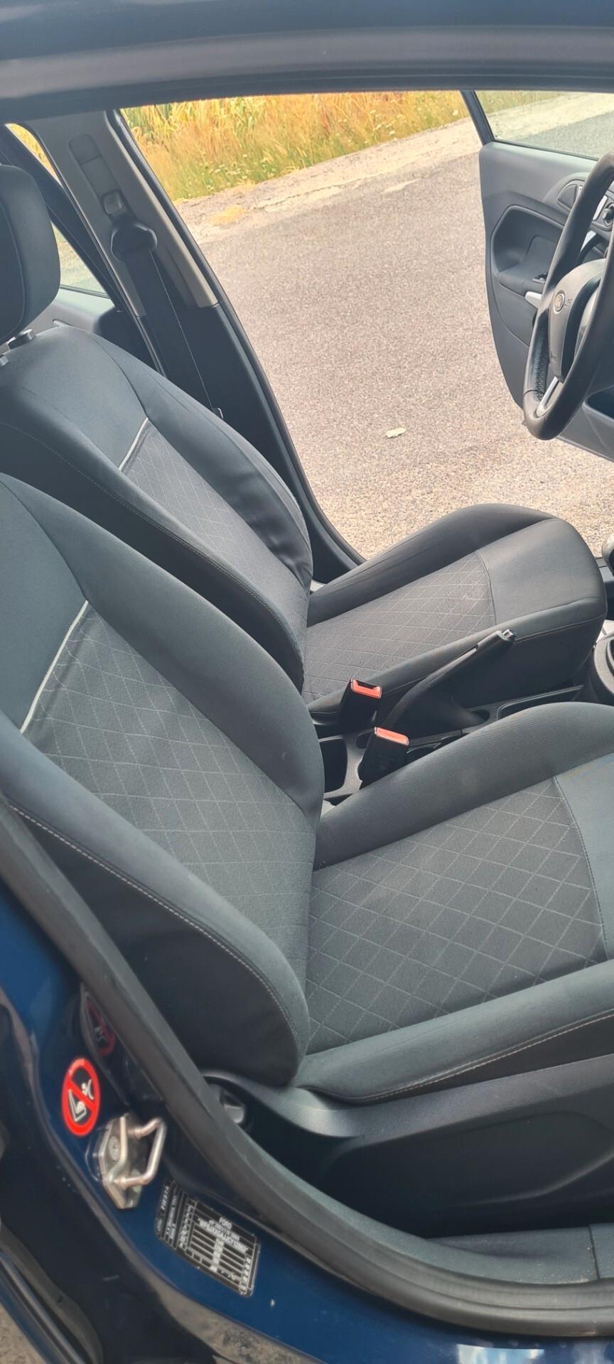 Ford Fiesta 1.4 TDCi 70CV 5 porte Titanium