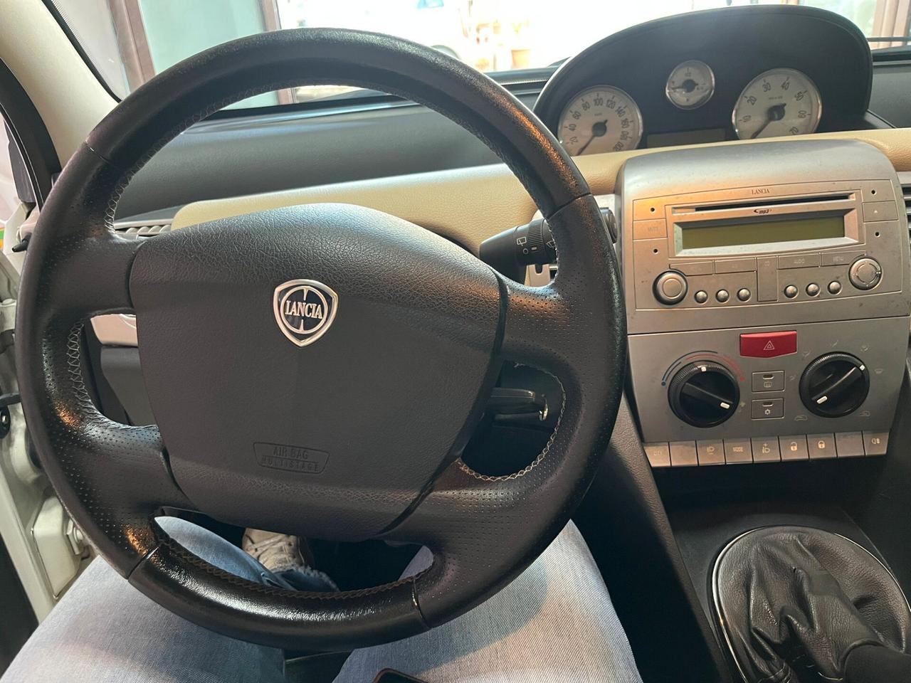 Lancia Ypsilon 1.3 MJT 75 CV Elle