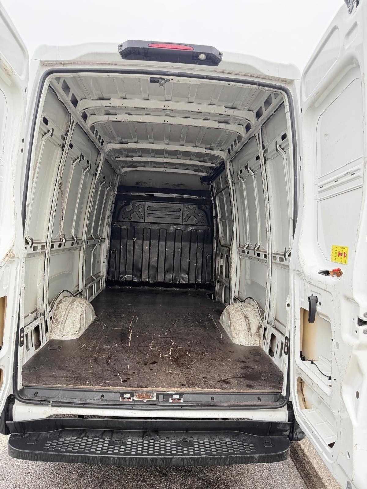 Iveco Daily 33S11V 2.3 HPT PC-TN Furgone