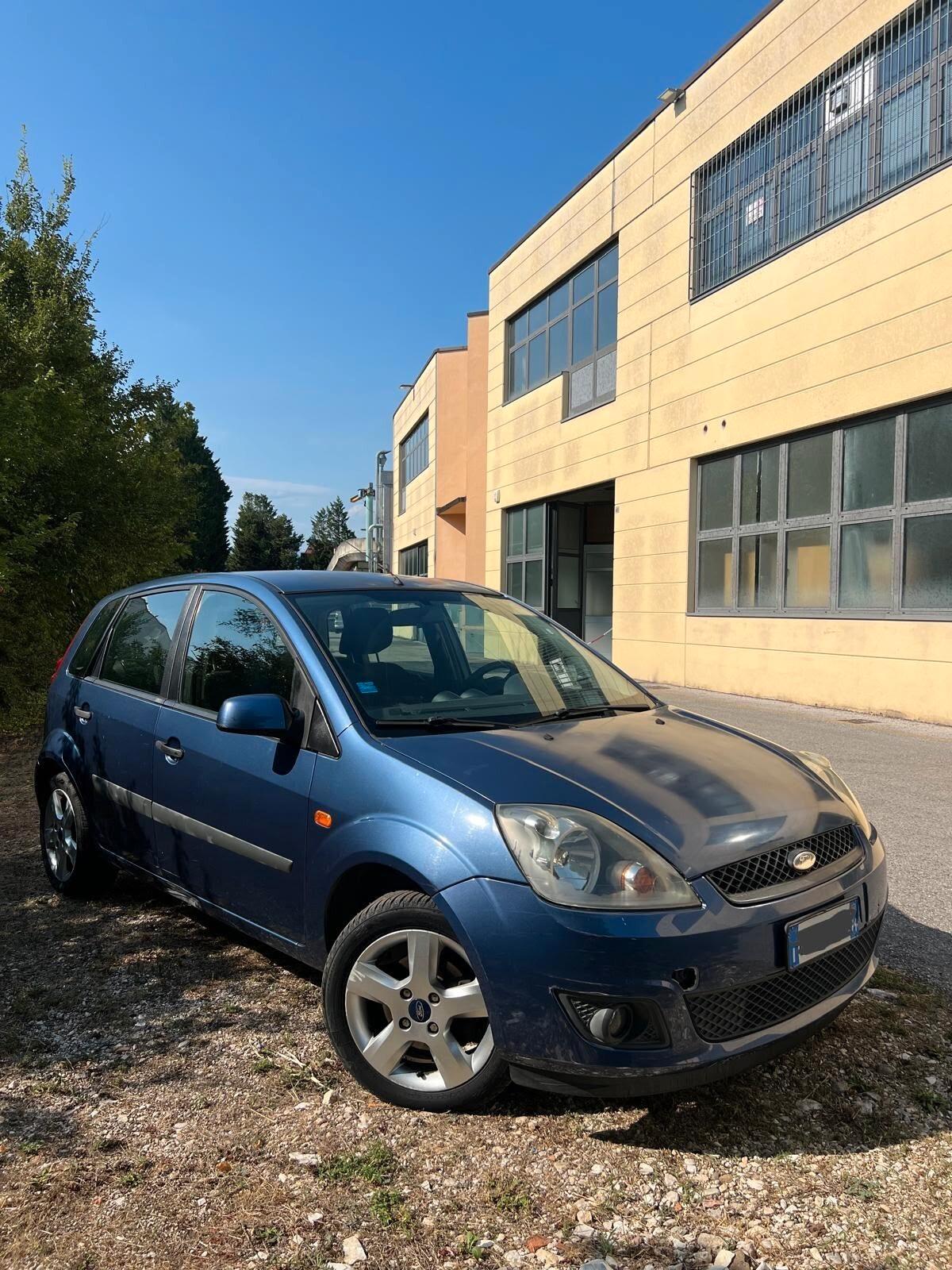 Ford Fiesta 1.2 16V 5p. Ghia