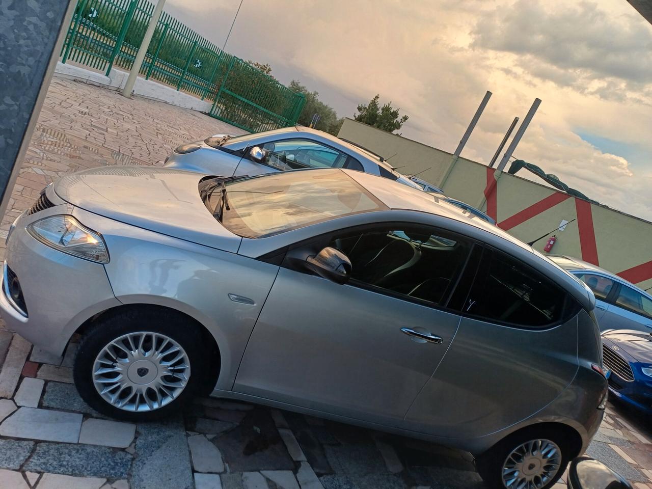 Lancia Ypsilon 1.2 69 CV 5 porte Gold