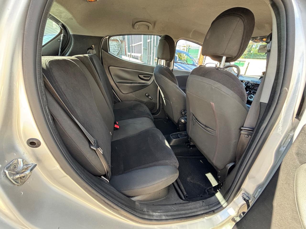Lancia Ypsilon 0.9 TwinAir 85 CV 5 porte S&S Gold