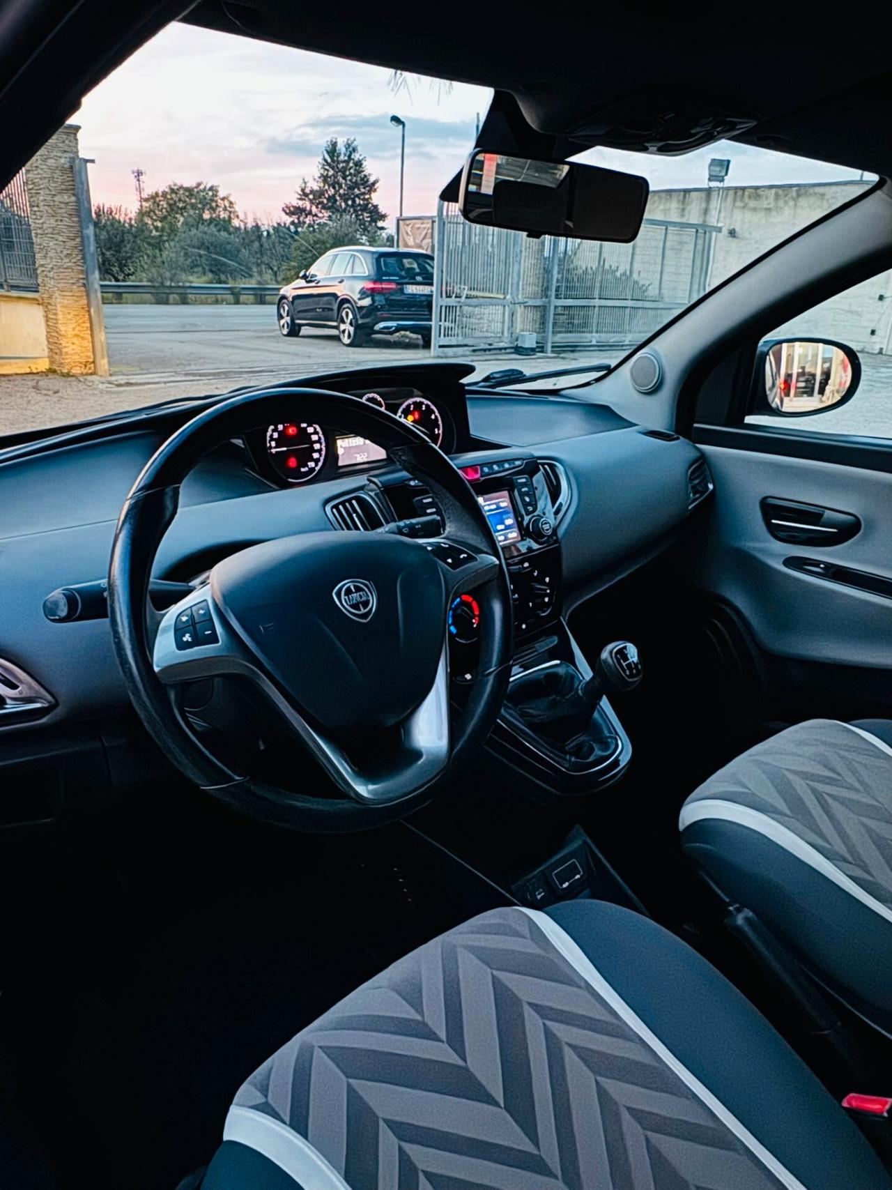 Lancia Ypsilon 1.3 MJT 16V 95 CV 5 porte S&S Gold