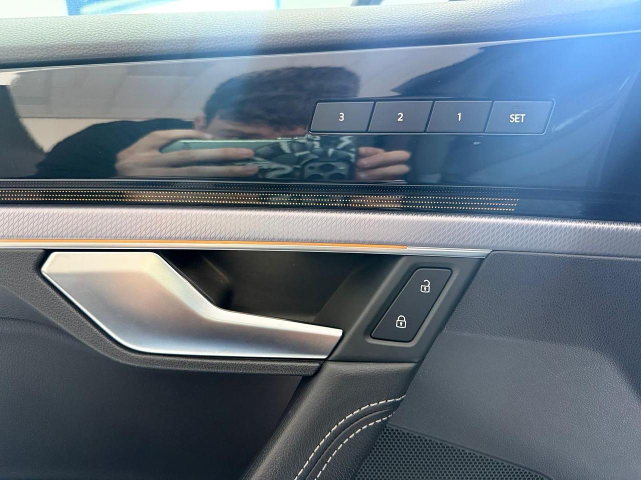 Volkswagen Touareg R-line 3.0 V6 TDI