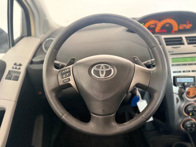 TOYOTA Yaris 1.3 5 porte M-MT Sol