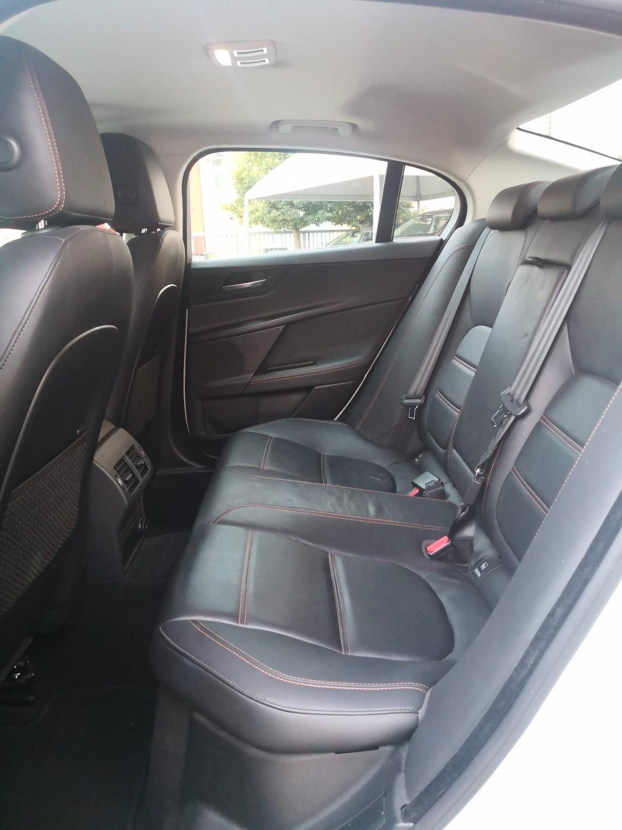 Jaguar XE 2.0 D 180 CV aut. ***NAVI***PELLE***